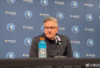 森林狼主帥芬奇攬責最后一防失誤，承認應換防而非聯(lián)防