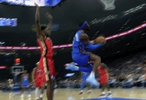 回頭望月！亞歷山大底線突破空中漫步拉桿反籃打中轟停鵜鶘