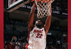 0.4秒空接絕殺！威金斯23分，鮑威爾33分，米切爾空砍28分15板8助